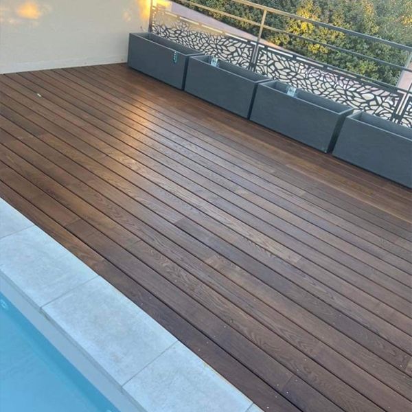 Lame de Terrasse Bois Massif Frêne Thermo Chauffé 90 x Ep 21mm