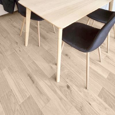 Parquet Ch�ne Massif Verni Aspect Bois Brut 20mm x 130 RT2 (Botte de 1m2)